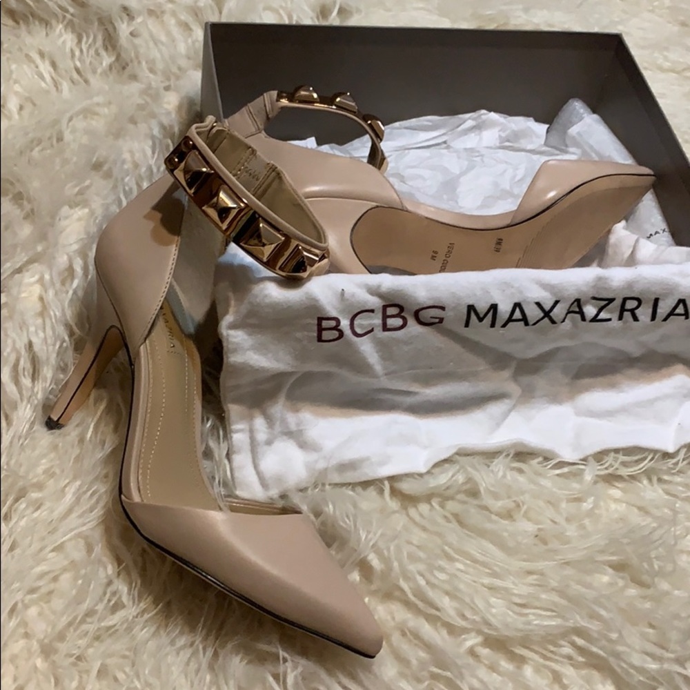BCBG Pumps